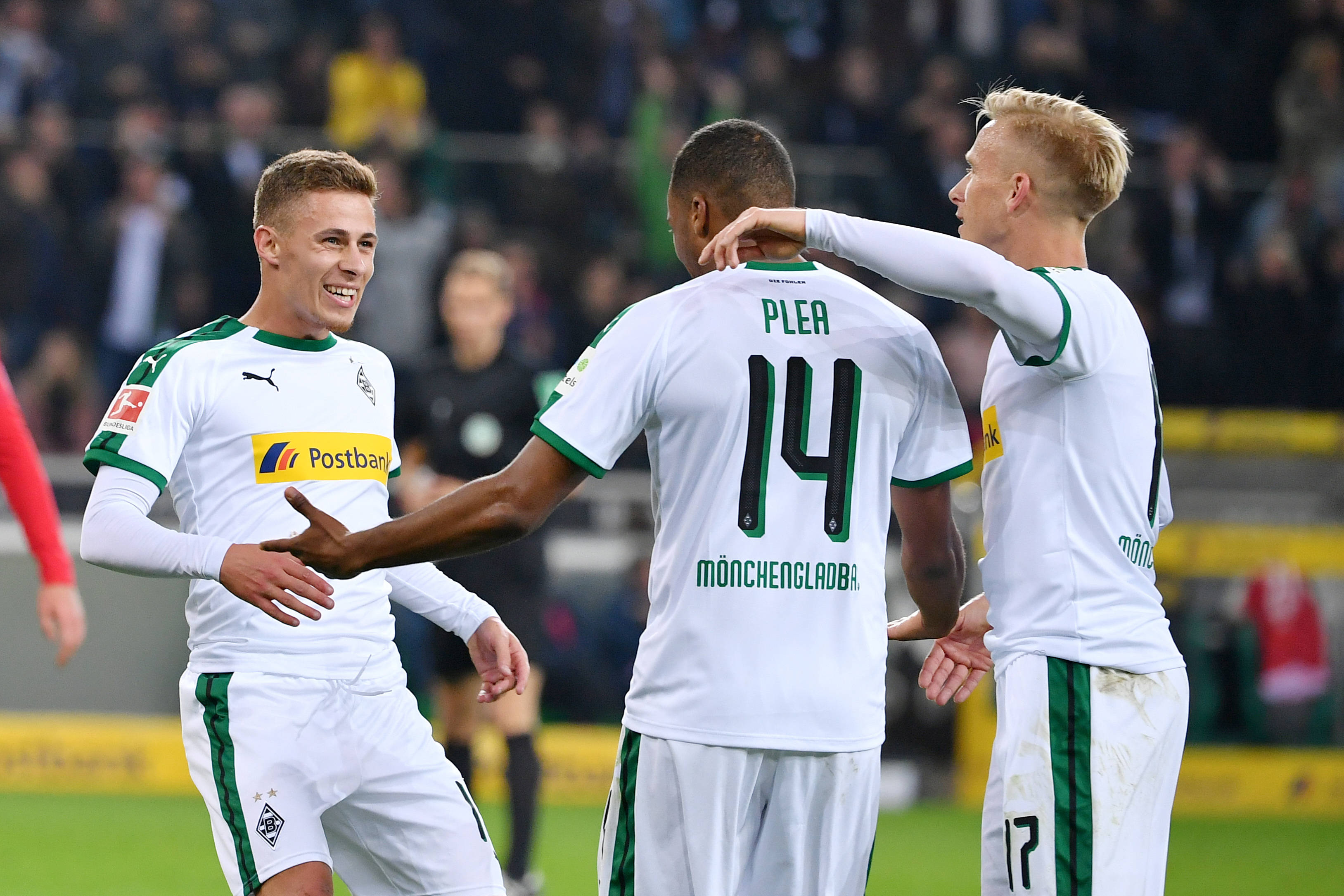 今晚马赛回应争议风云突变纽卡斯尔集结日迎来里程碑，连对手都承认：门兴格拉德巴赫赛后战术微调的简单介绍